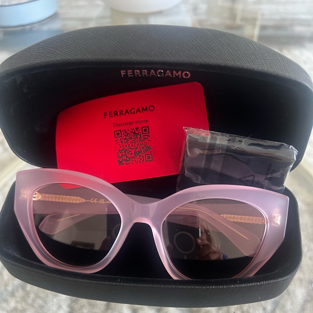 Salvatore Ferragamo Pink Cat-Eye Sunglasses
